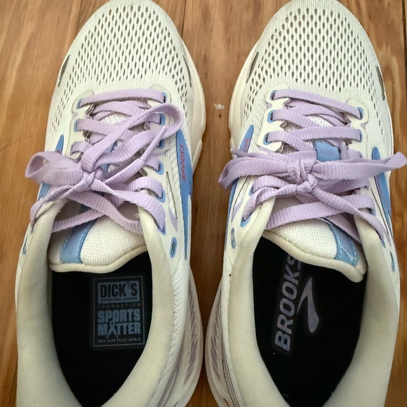 Brooks Adrenaline GTS 23 Size 6.5 - Picture 5 of 7